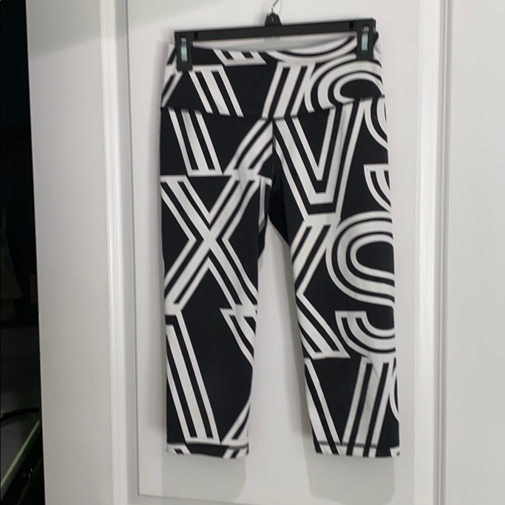 Victoria’s Secret VSX sport yoga pants, Sz XS